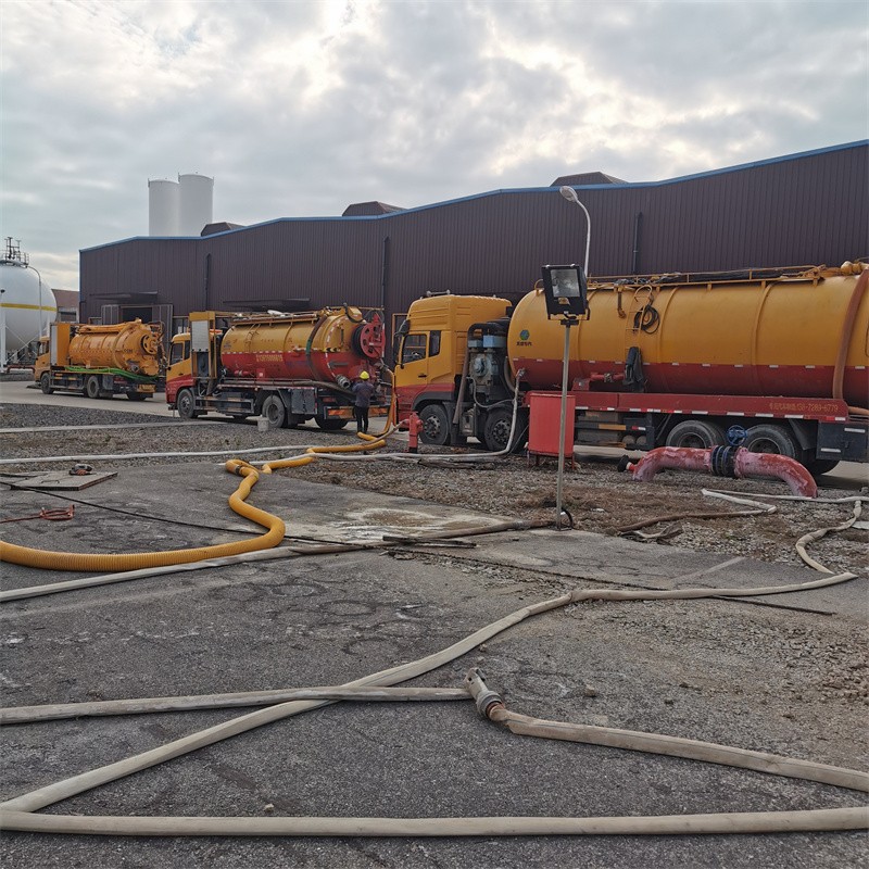 新邱污水池清理