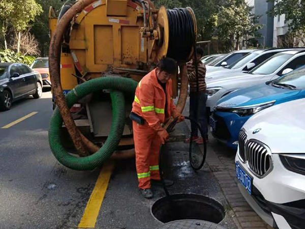 新邱排污管道清淤